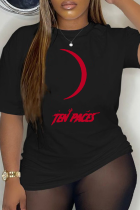 Schwarze T-Shirts mit lässigem Basisdruck und Patchwork-Buchstabe O-Ausschnitt