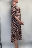 Vestido casual estampado leopardo patchwork cinza claro com decote em V