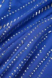 Abiti da abito lungo con cinturino per spaghetti con spacco sul retro trasparente e perforazione a caldo con patchwork sexy blu