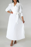 Vestidos plissados ​​de gola polo com dobra em frênulo branco elegante e sólido (com cinto)
