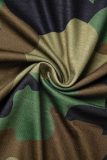 Grünes, schulterfreies Laternenkleid mit lässigem Aufdruck, Patchwork-Tasche und Laternenkleid