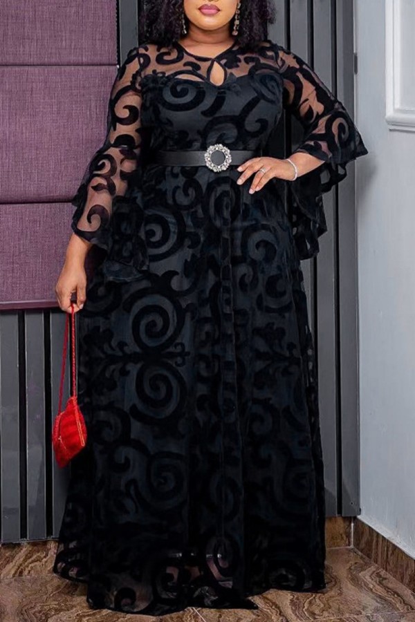 Schwarzes, lässiges, ausgehöhltes, durchsichtiges Patchwork-Kleid mit O-Ausschnitt und langem Kleid in Übergröße