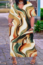 Erdgelbes, lässiges, bedrucktes Basic-Kleid mit V-Ausschnitt und kurzen Ärmeln