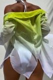 Grüne, lässige Strickjacke mit allmählich wechselndem Aufdruck und Badebekleidung