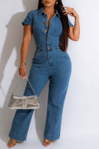 Blauer, lässiger, einfarbiger Denim-Jumpsuit mit Patchwork-Tasche und Umlegekragen, kurzen Ärmeln und mittlerer Taille