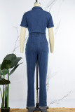 Macacão jeans skinny azul claro casual vazado gola redonda manga curta