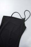 Черное сексуальное однотонное платье без рукавов на тонких бретелях с открытой спиной