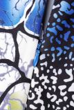 Синее повседневное платье с принтом в стиле пэчворк и V-образным вырезом с коротким рукавом Платья