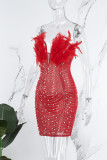 Rote, sexy, formelle Party-Etuikleider mit heißem Bohren und durchsichtigen Perlenstickereien und V-Ausschnitt