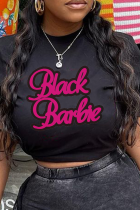 Schwarze T-Shirts mit süßem Street-Print und Buchstaben-O-Ausschnitt