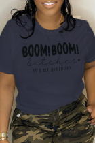 Navy Blue Street dagelijkse printbrief BOOM! BOOM! T-shirt met O-kraag