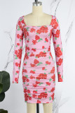 Rosafarbene, lässig bedruckte, langärmlige Kleider mit quadratischem Kragen