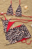 Conjunto de tres piezas de traje de baño sin espalda de vendaje de leopardo con estampado sexy rojo (con relleno)