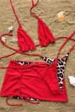 Set di tre pezzi del costume da bagno senza schienale con fasciatura leopardata con stampa sexy rossa (con imbottiture)