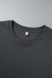 Donkergrijze casual dagelijkse print patchwork letter O-hals T-shirts