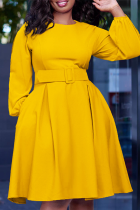 Gelbe, elegante, einfarbige Kleider mit Patchwork-Reißverschluss und O-Ausschnitt in A-Linie (mit Gürtel)