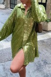 Colletto della camicia con paillettes patchwork casual verde