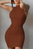 Vestidos de falda de un paso con cuello en O de patchwork sólido sexy marrón