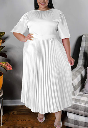 Vestidos de talla grande plisados ​​con cuello redondo y pliegue liso elegante blanco