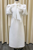 Белое элегантное однотонное вечернее платье в стиле пэчворк с круглым вырезом