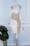 Белое сексуальное лоскутное платье с прозрачным вырезом на бретельках и косым воротником с открытой спиной