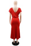 Rode casual effen rugloze jurk met korte mouwen en korte mouwen