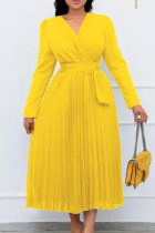 Vestidos de manga larga con cuello en V plisado de frenillo sólido informal amarillo