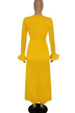 Vestidos plus size retos amarelos elegantes com patchwork e decote em bico