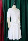 Белое повседневное однотонное лоскутное платье с бантом и круглым вырезом с коротким рукавом