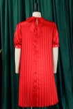 Красные повседневные однотонные прямые платья в стиле пэчворк с круглым вырезом и круглым вырезом