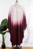 Burgunderfarbenes, lässiges, allmählich wechselndes, plissiertes langes Kleid mit O-Ausschnitt