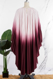 Burgunderfarbenes, lässiges, allmählich wechselndes, plissiertes langes Kleid mit O-Ausschnitt