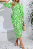 Зеленые повседневные платья с длинными рукавами и отложным воротником с уздечкой и разрезом