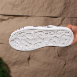 Frênulo ocasional branco que imprime sapatas confortáveis ​​redondas da porta para fora