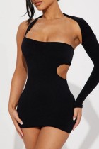 Svarta sexiga solida rygglösa axelbandslösa oregelbundna klänningar