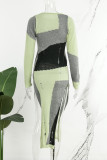 Зеленые повседневные лоскутные рваные платья с круглым вырезом и длинными рукавами