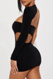 Svarta sexiga solida rygglösa axelbandslösa oregelbundna klänningar