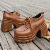 Hellbraune, lässige, einfarbige Frenulum-Schuhe mit abgerundeten Keilabsatzschuhen (Absatzhöhe 3.94 Zoll)