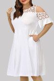 Robe blanche décontractée à manches courtes et col rond, couleur unie, grande taille