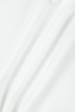 Белый повседневный пэчворк из двух частей без рукавов с контрастным U-образным вырезом