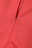 Rode casual effen frenulum-jurken met vierkante kraag en lange mouwen