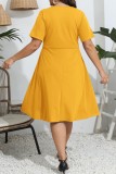 Желтое повседневное однотонное платье с короткими рукавами и круглым вырезом Платья больших размеров