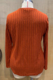 Karamellfarbene, lässige, einfarbige Pullover in Übergröße. Asymmetrische einfarbige V-Ausschnitt-Oberteile in Übergröße