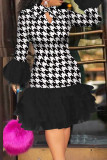 Vestido preto estampado de rua vazado patchwork com decote em V vestidos plus size