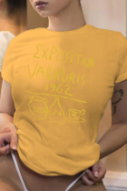 Gele Street T-shirts met dagelijkse print en Letter O-hals