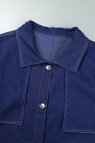 Tiefblaue, elegante, solide Patchwork-Taschen-Frenulum-Schnalle-Cardigan-Kragen-Langarm-Jeansjacke mit mittlerer Taille und geradem Schnitt