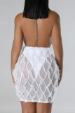 Белое сексуальное сплошное лоскутное прозрачное платье без рукавов с открытой спиной и лямкой на шее