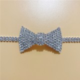 Silberne lässige Patchwork-Strass-Halskette mit Schleife