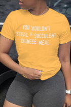 T-shirt con collo a lettera O con stampa base casual gialla