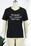 Lichtgrijze casual basisprint T-shirts met letter O-hals